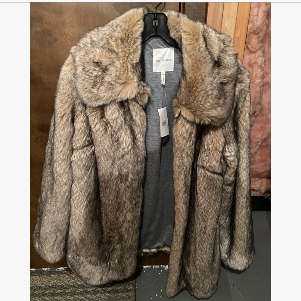 Avec Les Filles fur coat